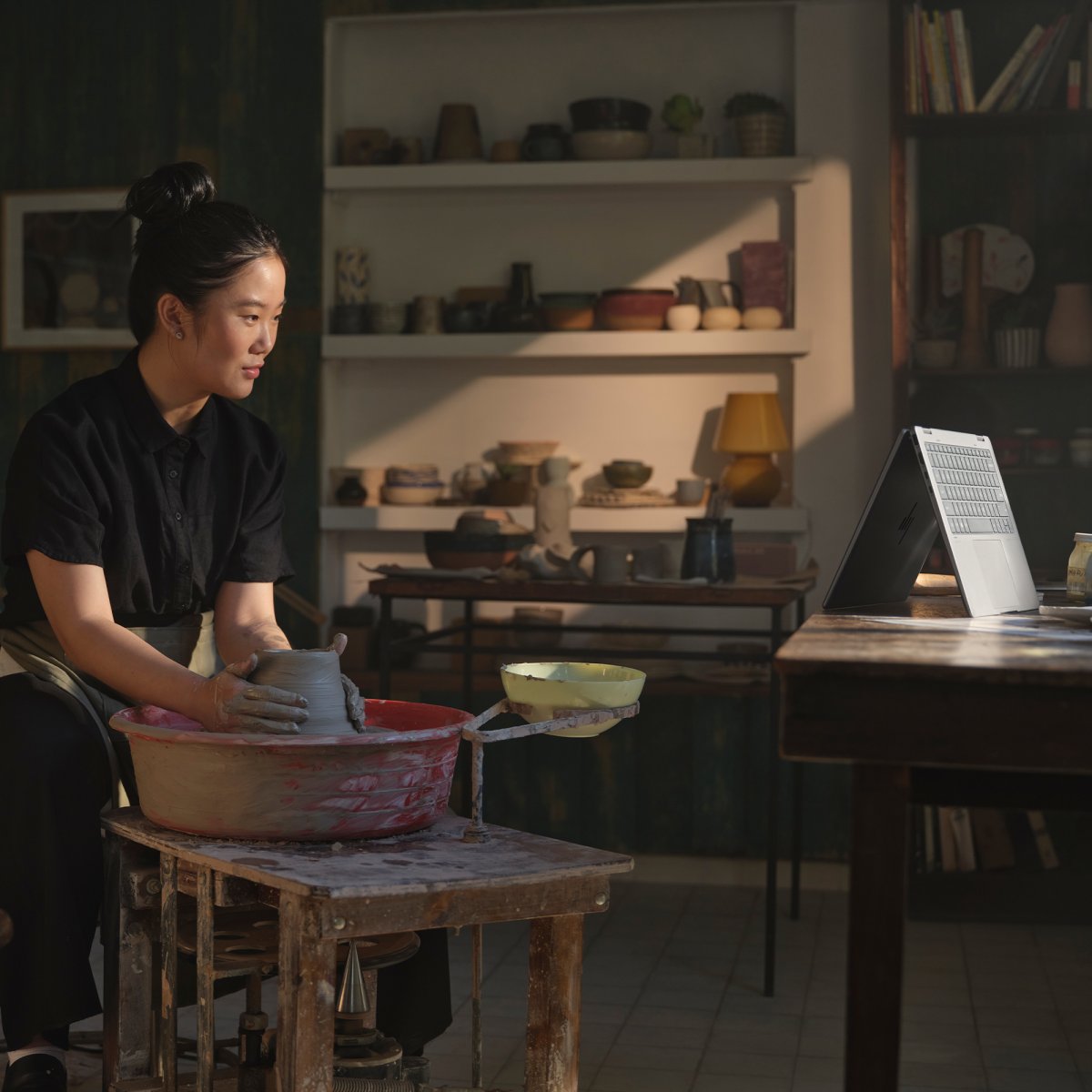 HP Elite x360 Envy x360 14-fa0004na AMD Ryzen™ 5 8640HS Hybrid (2-in-1) 35.6 cm (14") Touchscreen 2K 16 GB LPDDR5-SDRAM 512 GB SSD Wi-Fi 6E (802.11ax) Windows 11 Home AI PC Silver - Image 18